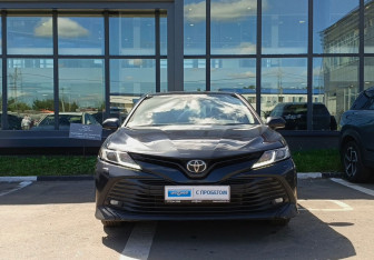 Подержанный автомобиль Toyota Camry Sedan 2018 года (2 фото)