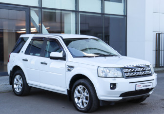 Подержанный автомобиль Land Rover Freelander 2011 года (3 фото)