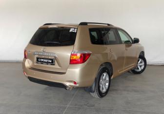 Подержанный автомобиль Toyota Highlander 2009 года (6 фото)