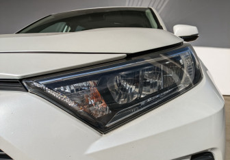 Подержанный автомобиль Toyota RAV4 2021 года (21 фото)