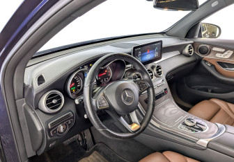Подержанный автомобиль Mercedes-Benz GLC Coupe 2017 года (16 фото)