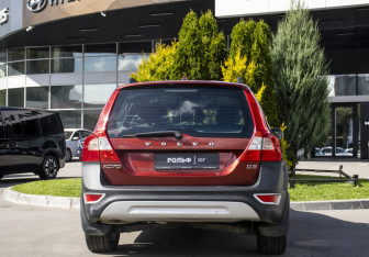 Подержанный автомобиль Volvo XC70 2010 года (6 фото)