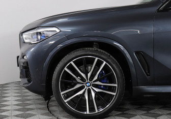 Подержанный автомобиль BMW X5 2021 года (8 фото)