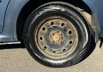 Подержанный автомобиль Renault Logan Sedan 2011 года (9 фото)