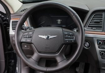 Подержанный автомобиль Genesis G80 2020 года (17 фото)