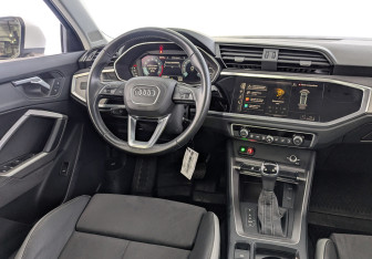 Подержанный автомобиль Audi Q3 2023 года (28 фото)