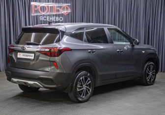 Подержанный автомобиль Kia Seltos 2021 года (4 фото)