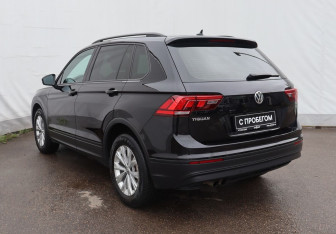 Подержанный автомобиль Volkswagen Tiguan 2019 года (6 фото)