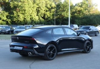 Подержанный автомобиль Changan UNI-V 2024 года (5 фото)