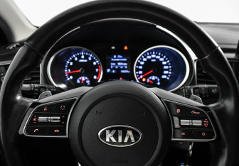 Подержанный автомобиль Kia Ceed Wagon 2019 года (9 фото)
