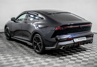 Подержанный автомобиль Changan UNI-V 2022 года (7 фото)