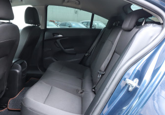 Подержанный автомобиль Opel Insignia Liftback 2013 года (10 фото)