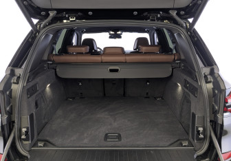 Подержанный автомобиль BMW X5 2023 года (10 фото)