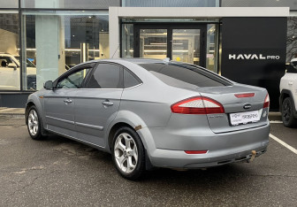 Подержанный автомобиль Ford Mondeo Sedan 2008 года (7 фото)