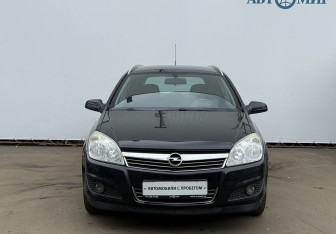 Подержанный автомобиль Opel Astra Wagon 2008 года (2 фото)