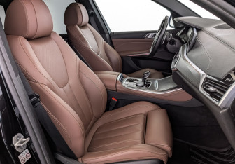 Подержанный автомобиль BMW X5 2021 года (24 фото)