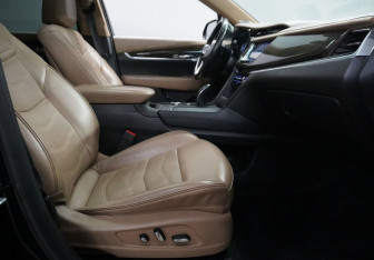 Подержанный автомобиль Cadillac XT6 2019 года (12 фото)