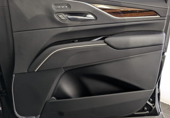 Подержанный автомобиль Cadillac Escalade Suv 2021 года (23 фото)