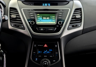 Подержанный автомобиль Hyundai Elantra Sedan 2014 года (15 фото)