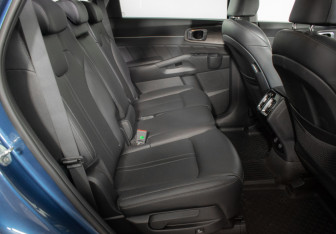 Подержанный автомобиль Kia Sorento 2022 года (10 фото)