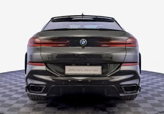 Подержанный автомобиль BMW X6 2021 года (6 фото)