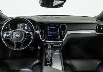 Подержанный автомобиль Volvo S60 2020 года (13 фото)