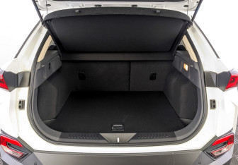 Новый FAW Bestune T77 2023 (5 фото)