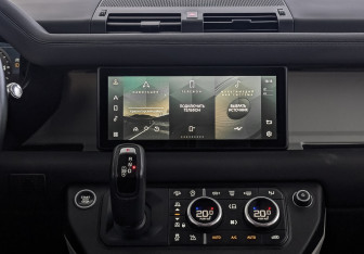 Подержанный автомобиль Land Rover Defender Suv 2021 года (15 фото)