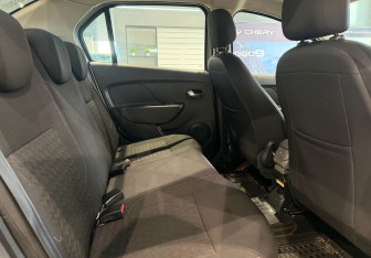 Подержанный автомобиль Renault Logan Sedan 2014 года (11 фото)