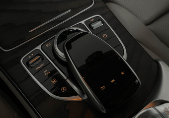 Подержанный автомобиль Mercedes-Benz GLC Coupe 2017 года (14 фото)