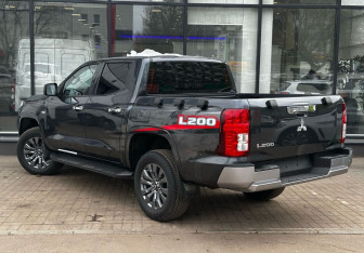 Новый Mitsubishi L200 2024 (6 фото)