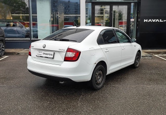 Подержанный автомобиль Skoda Rapid Liftback 2019 года (5 фото)
