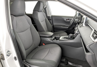 Подержанный автомобиль Toyota RAV4 2019 года (23 фото)