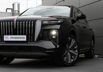 Подержанный автомобиль Hongqi E-HS9 2020 года (29 фото)