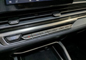 Подержанный автомобиль Geely Emgrand 2023 года (21 фото)