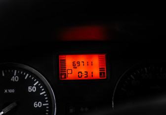 Подержанный автомобиль Renault Sandero 2011 года (10 фото)