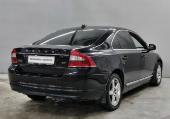 Подержанный автомобиль Volvo S80 2010 года (5 фото)