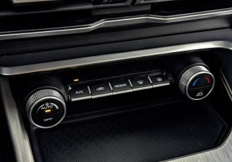 Подержанный автомобиль Geely Coolray 2023 года (26 фото)