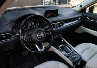 Подержанный автомобиль Mazda CX-5 2017 года (12 фото)