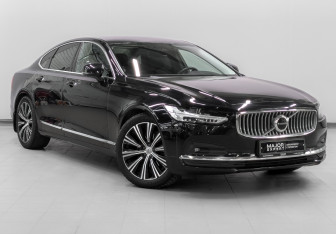 Подержанный автомобиль Volvo S90 2021 года (3 фото)
