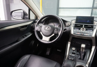 Подержанный автомобиль Lexus NX 2015 года (13 фото)