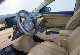 Подержанный автомобиль AITO M7 2023 года (8 фото)