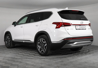 Подержанный автомобиль Hyundai Santa Fe 2021 года (7 фото)