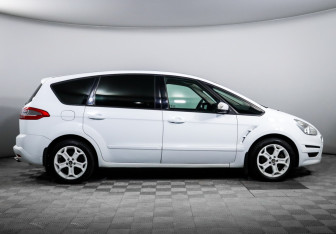 Подержанный автомобиль Ford S-MAX 2011 года (4 фото)