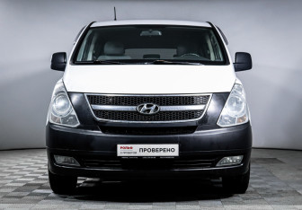 Подержанный автомобиль Hyundai H-1 2012 года (2 фото)