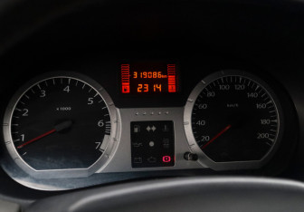 Подержанный автомобиль LADA (ВАЗ) Largus Wagon 2013 года (12 фото)