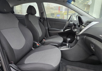 Подержанный автомобиль Hyundai Solaris Sedan 2013 года (10 фото)