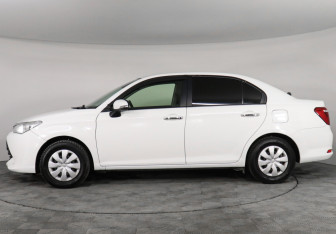 Подержанный автомобиль Toyota Corolla Sedan 2015 года (8 фото)