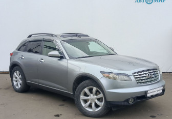 Подержанный автомобиль Infiniti FX 2005 года (3 фото)