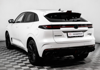 Подержанный автомобиль Changan UNI-K 2023 года (7 фото)